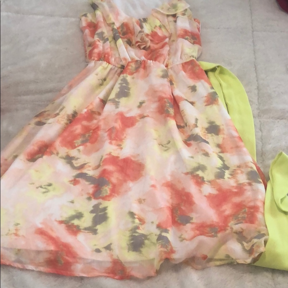Dress - Picture 2 of 2